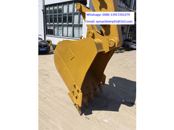 Bager guseničar Caterpillar 320D2: slika 2