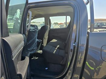 Novu Pikap, Dostavno vozilo sa duplom kabinom TOYOTA HILUX ACTIVE DOUBLE CAB: slika 3 Novu Pikap, Dostavno vozilo sa duplom kabinom TOYOTA HILUX ACTIVE DOUBLE CAB: slika 3