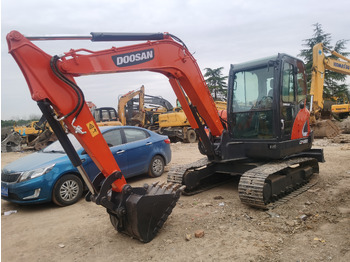 Bager guseničar DOOSAN DX60
