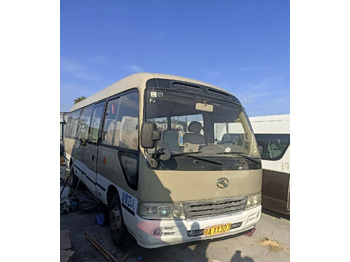 Turistički autobus