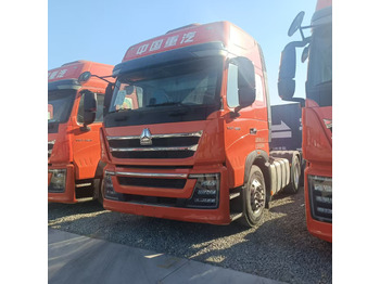 Tegljač SINOTRUK HOWO