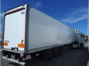 Poluprikolica sa zatvorenim sandukom