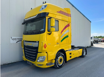Tegljač DAF XF 530