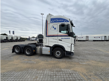 Tegljač VOLVO
