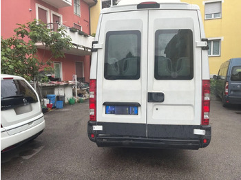 Minibus, Putnički kombi Iveco Daily: slika 5