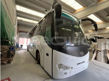 Turistički autobus
