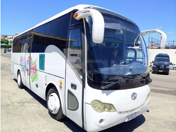 Turistički autobus