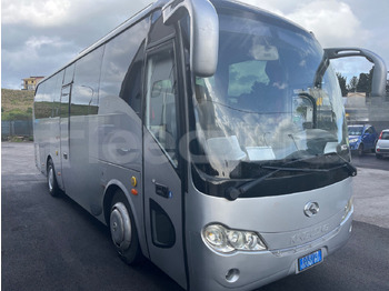 Turistički autobus