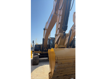 Bager guseničar CATERPILLAR 330D2L