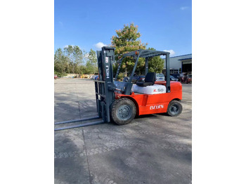 Dizel viljuškar HELI