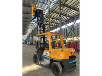 Dizel viljuškar TCM fd50 japan brand original 5 ton diesel forklift 3 section 4.5m Customizable mast clamp side shift: slika 3 Dizel viljuškar TCM fd50 japan brand original 5 ton diesel forklift 3 section 4.5m Customizable mast clamp side shift: slika 3