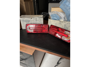 Zadnja svetla MERCEDES-BENZ