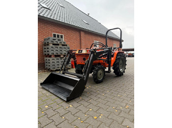 Mali traktor KUBOTA
