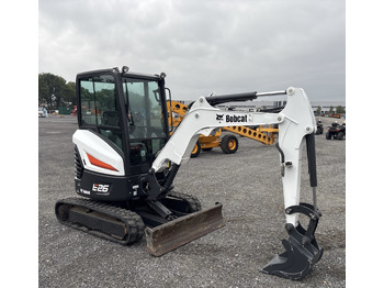 Mini bager BOBCAT E26