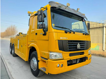 Šlep vozilo SINOTRUK