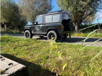 Automobil LAND ROVER