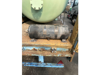 Poluprikolica sa ceradom FULL TRAILER LOADED WITH LPG TANKS: slika 2 Poluprikolica sa ceradom FULL TRAILER LOADED WITH LPG TANKS: slika 2