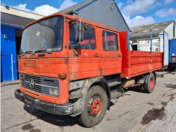 Kamion sa golom šasijom i zatvorenom kabinom MERCEDES-BENZ