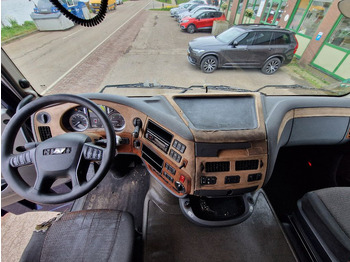 Interior photo 2: Tegljač DAF XF 440 FT