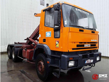 Kamion za prevoz kontejnera/ Kamion sa promenjivim sandukom IVECO Trakker