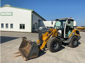 Utovarivač točkaš LIEBHERR L 504