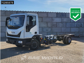 Kamion sa golom šasijom i zatvorenom kabinom IVECO