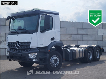 Kamion sa golom šasijom i zatvorenom kabinom MERCEDES-BENZ Arocs 2636