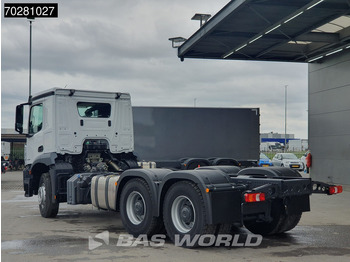 Novu Kamion sa golom šasijom i zatvorenom kabinom Mercedes-Benz Arocs 2636 6X4 NEW chassis Flywheel PTO Big-Axle Automatic Steelsuspension Euro 6: slika 2