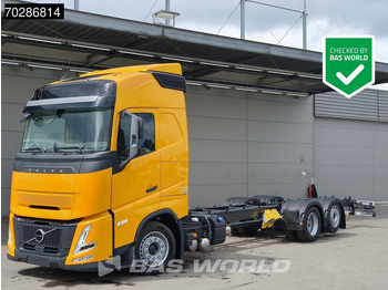 Kamion sa golom šasijom i zatvorenom kabinom VOLVO FH 460