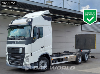 Kamion sa golom šasijom i zatvorenom kabinom VOLVO FH 460