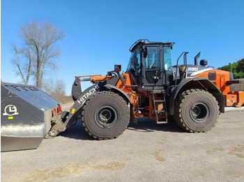 Utovarivač točkaš HITACHI ZW220