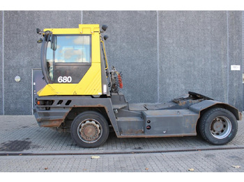 Terminalni traktor TERBERG