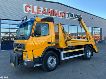 Kamion za utovaranje kontejnera VOLVO FM