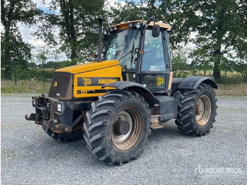 Traktor JCB