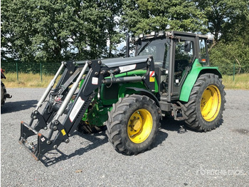 Traktor JOHN DEERE
