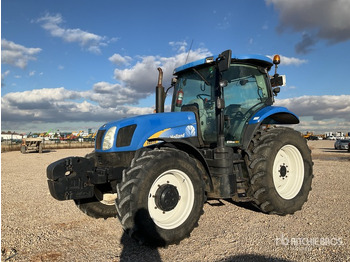 Traktor NEW HOLLAND T6070