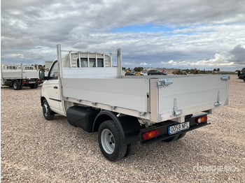 Kamion sa tovarnim sandukom 2021 Piaggio Porter NP6 4x2 (Unused) Flatbed Truck: slika 3 Kamion sa tovarnim sandukom 2021 Piaggio Porter NP6 4x2 (Unused) Flatbed Truck: slika 3