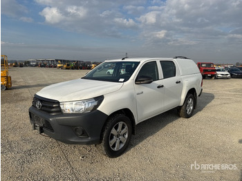 Pikap TOYOTA Hilux