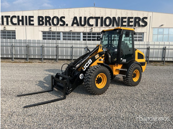 Utovarivač točkaš JCB 409