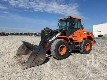 Utovarivač točkaš DOOSAN DL250