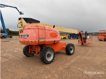 Zglobna platforma JLG