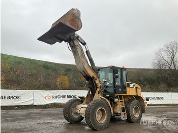 Utovarivač točkaš CATERPILLAR 924