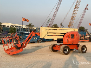 Zglobna platforma JLG