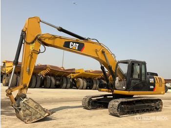 Bager guseničar CATERPILLAR 320D2