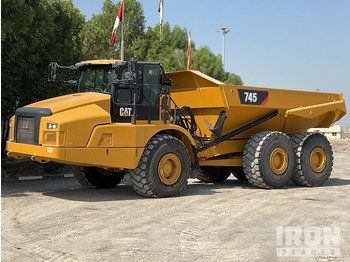 Zglobni kiper CATERPILLAR 745