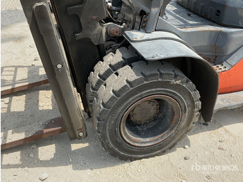 Dizel viljuškar Toyota 8FD70U: slika 5 Dizel viljuškar Toyota 8FD70U: slika 5