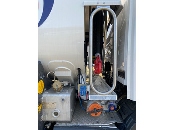 Kamion cisterna SCANIA P410: slika 2 Kamion cisterna SCANIA P410: slika 2