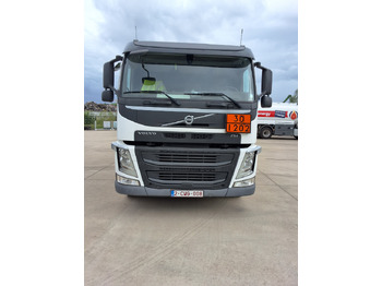 Kamion cisterna VOLVO FM
