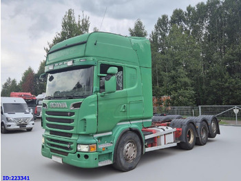 Kamion sa golom šasijom i zatvorenom kabinom SCANIA R 620