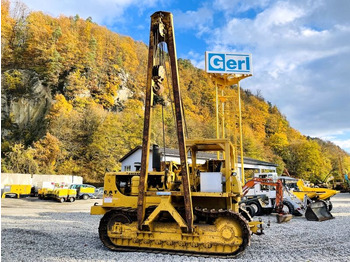 Mašina za polaganje cevi CATERPILLAR